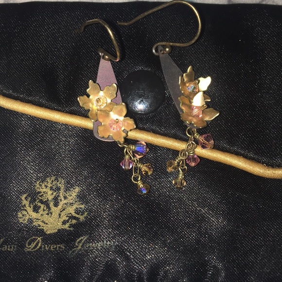 Maui Divers Earrings - Picture 2 of 4